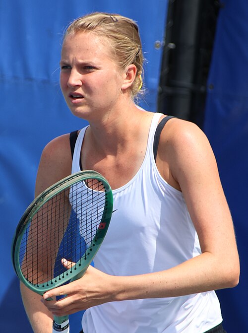 Ekaterina Ovcharenko photo