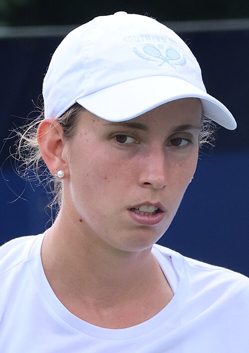 Elise Mertens photo