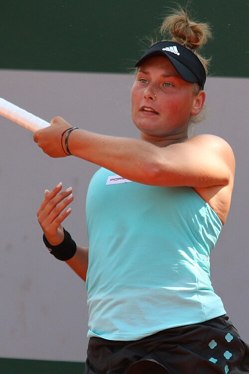 Nastasja Schunk photo